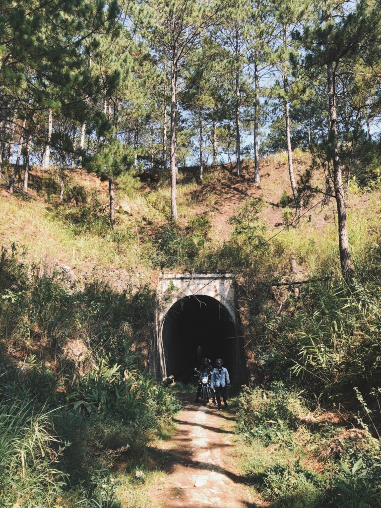 Đường hầm xe lửa 